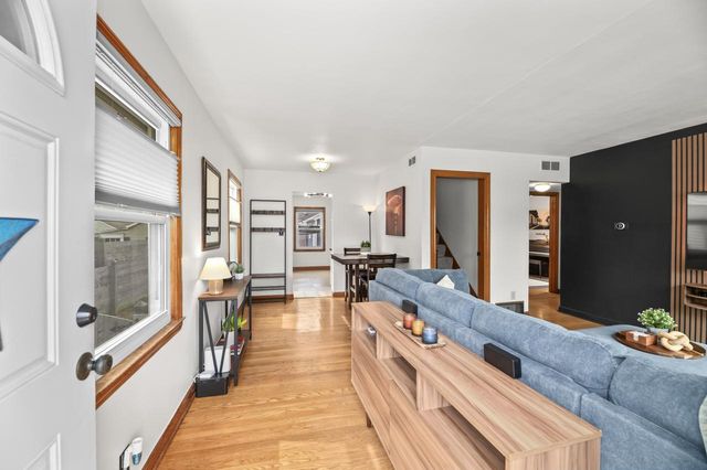 2853 N 87th STREET, Milwaukee, WI 53222