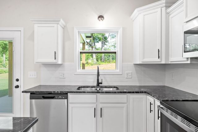 301 Wesson Dr, Clarksville, TN 37043