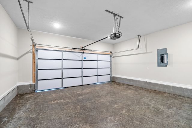 301 Wesson Dr, Clarksville, TN 37043