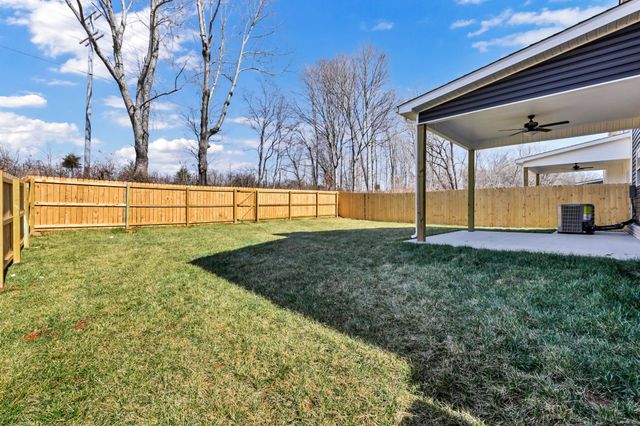 301 Wesson Dr, Clarksville, TN 37043