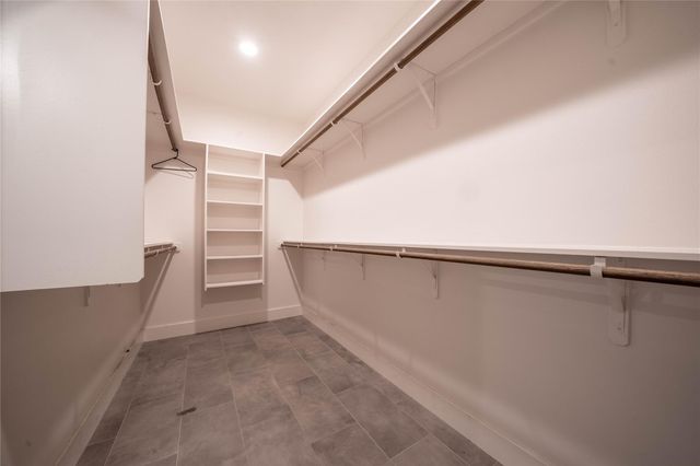 21802 Surrey LN, Lago Vista, TX 78645
