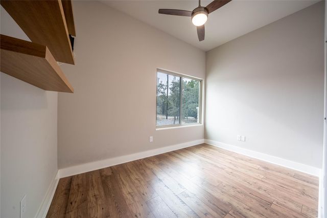 21802 Surrey LN, Lago Vista, TX 78645