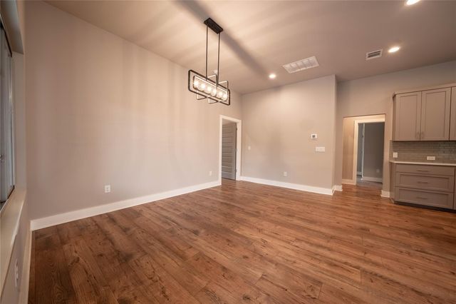 21802 Surrey LN, Lago Vista, TX 78645