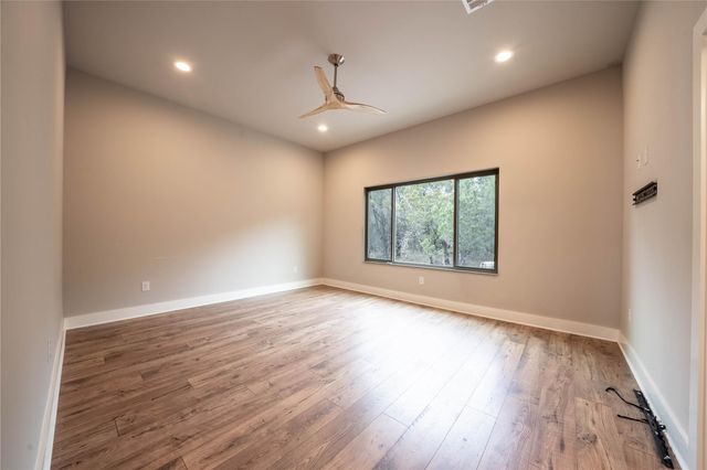 21802 Surrey LN, Lago Vista, TX 78645