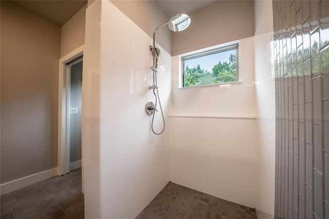 21802 Surrey LN, Lago Vista, TX 78645