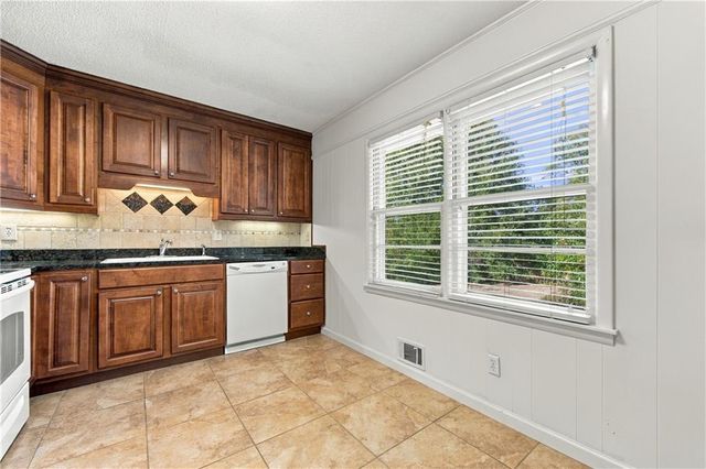 5911 Betty Street, Austell, GA 30106