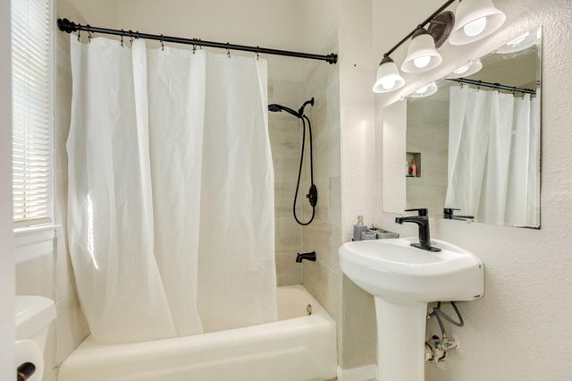 2015 36th Street, Galveston, TX 77550