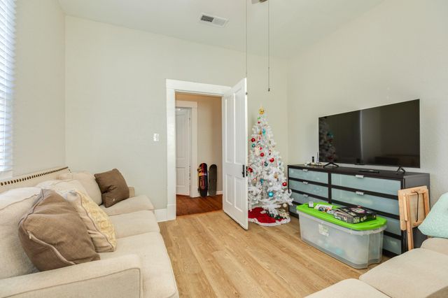 2015 36th Street, Galveston, TX 77550