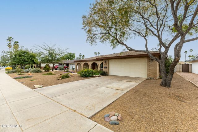 1941 E PEBBLE BEACH Drive E, Tempe, AZ 85282