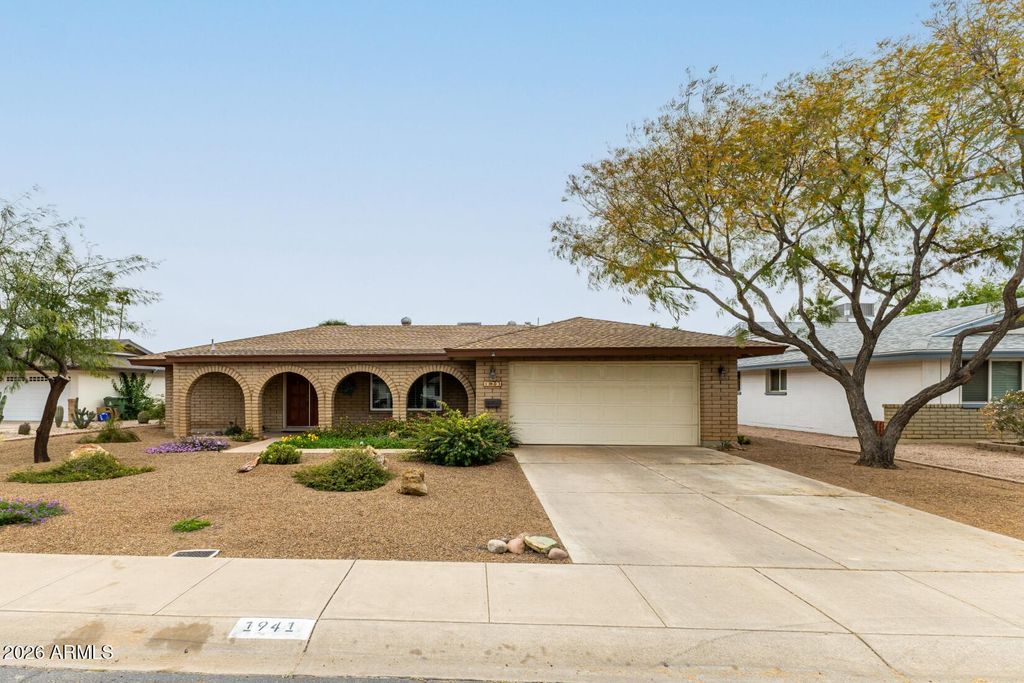 1941 E PEBBLE BEACH Drive E, Tempe, AZ 85282