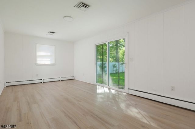 21 SAINT GERMAIN DR., Clark Twp., NJ 07066