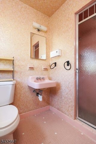 21 SAINT GERMAIN DR., Clark Twp., NJ 07066