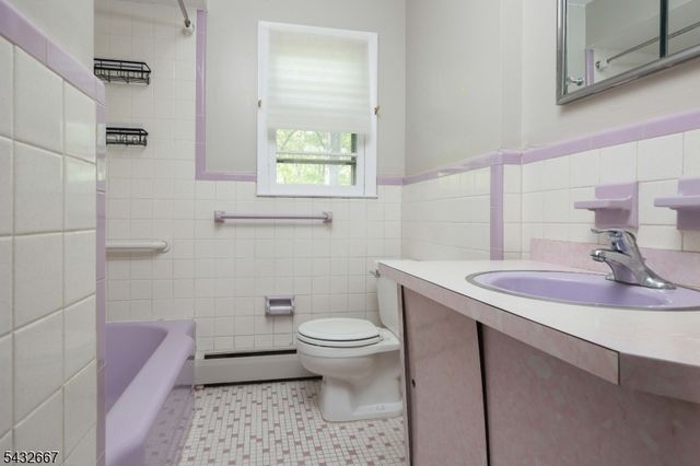 21 SAINT GERMAIN DR., Clark Twp., NJ 07066