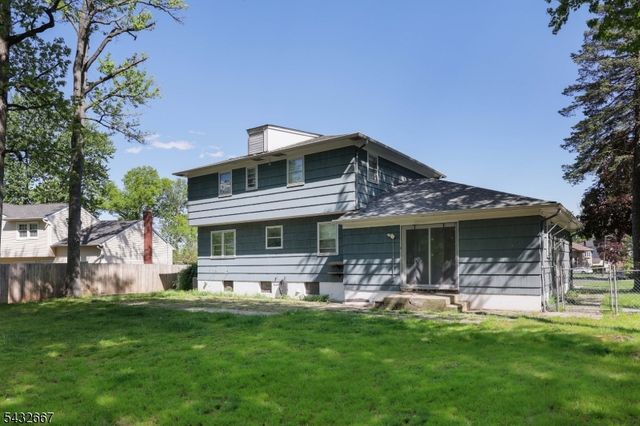 21 SAINT GERMAIN DR., Clark Twp., NJ 07066