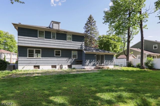 21 SAINT GERMAIN DR., Clark Twp., NJ 07066