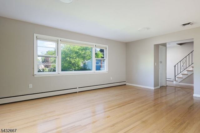 21 SAINT GERMAIN DR., Clark Twp., NJ 07066