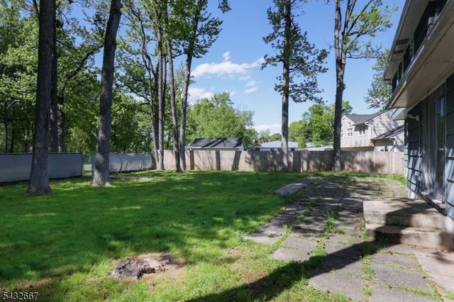 21 SAINT GERMAIN DR., Clark Twp., NJ 07066