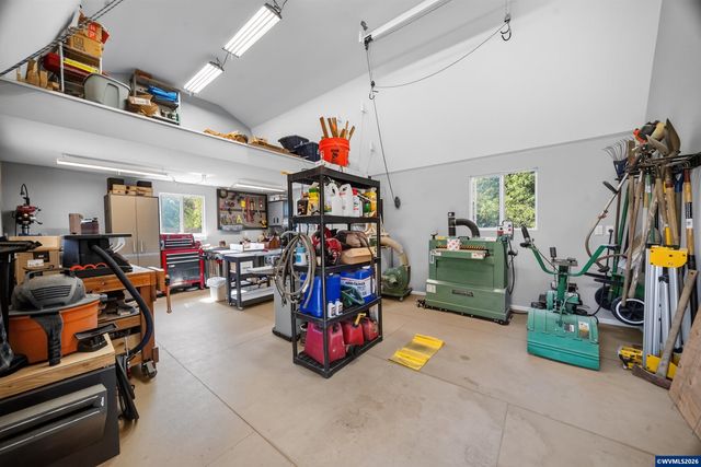 2350 Holly Pl NW, Albany, OR 97321