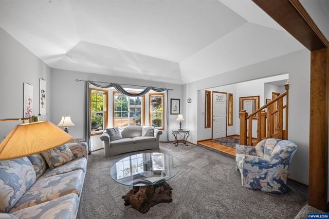 2350 Holly Pl NW, Albany, OR 97321