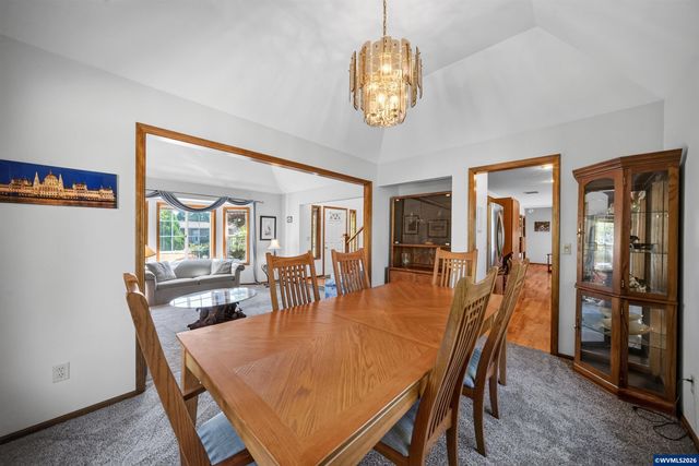 2350 Holly Pl NW, Albany, OR 97321