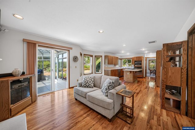 2350 Holly Pl NW, Albany, OR 97321