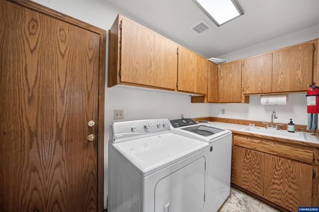 2350 Holly Pl NW, Albany, OR 97321