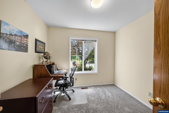 2350 Holly Pl NW, Albany, OR 97321