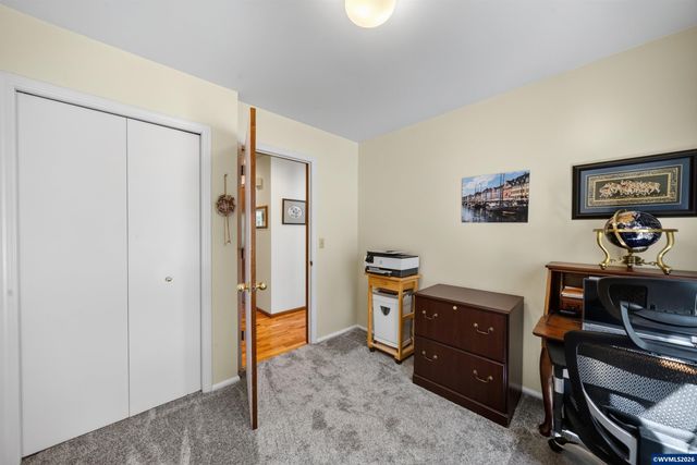 2350 Holly Pl NW, Albany, OR 97321