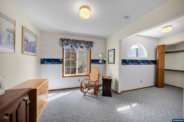 2350 Holly Pl NW, Albany, OR 97321