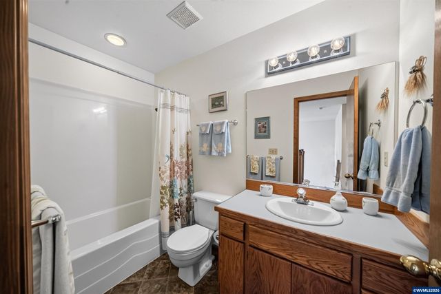 2350 Holly Pl NW, Albany, OR 97321