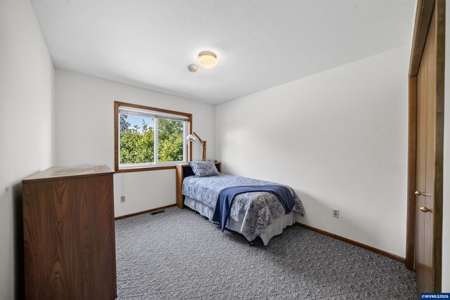 2350 Holly Pl NW, Albany, OR 97321