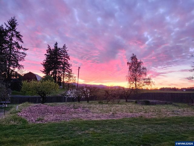 2350 Holly Pl NW, Albany, OR 97321