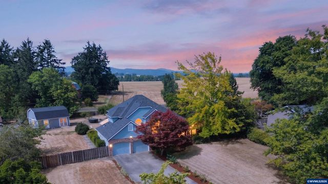2350 Holly Pl NW, Albany, OR 97321