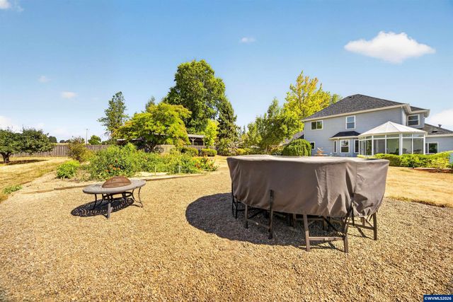 2350 Holly Pl NW, Albany, OR 97321
