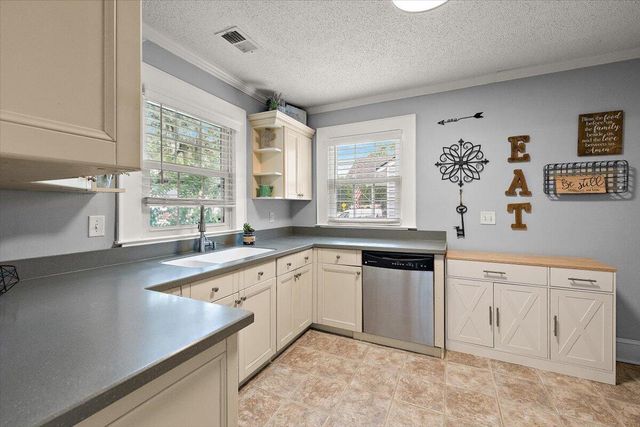 1126 North Boulevard, North Charleston, SC 29405