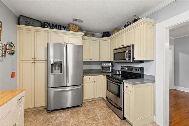 1126 North Boulevard, North Charleston, SC 29405