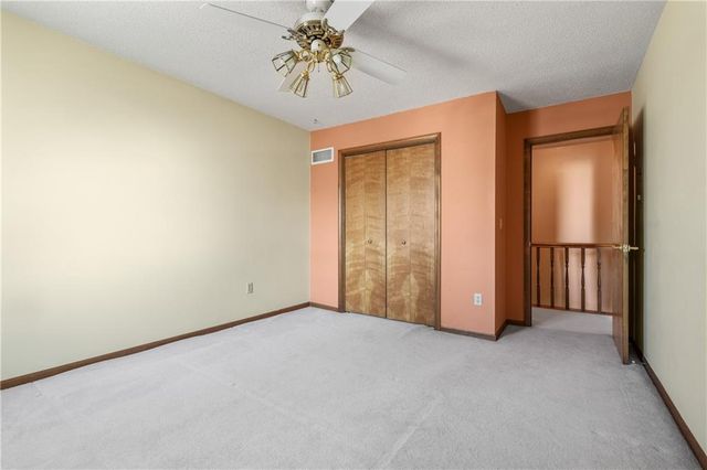 13416 W 70th Terrace, Shawnee, KS 66216