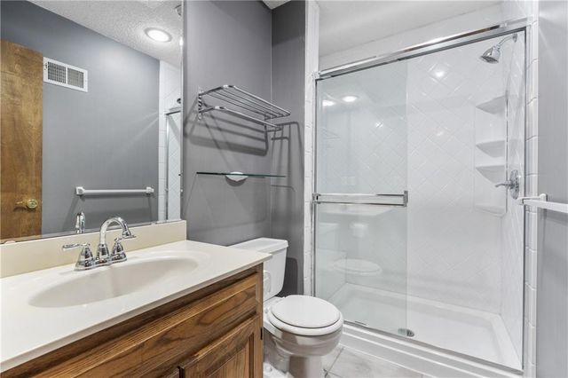 13416 W 70th Terrace, Shawnee, KS 66216