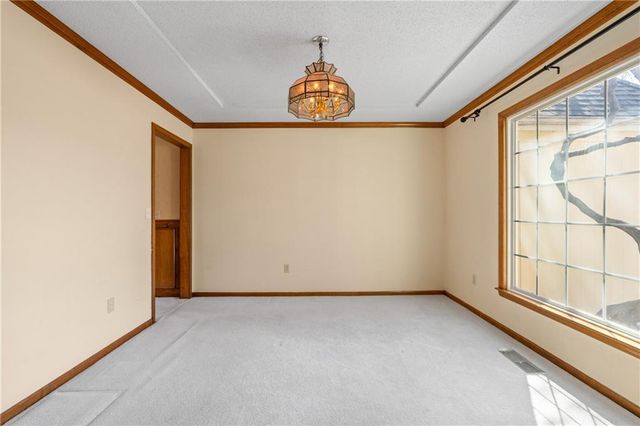 13416 W 70th Terrace, Shawnee, KS 66216