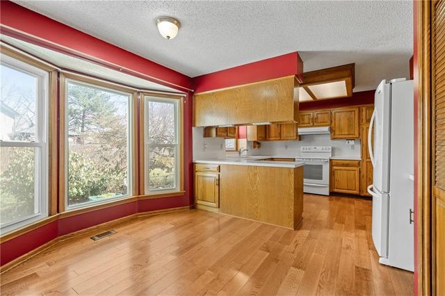 13416 W 70th Terrace, Shawnee, KS 66216