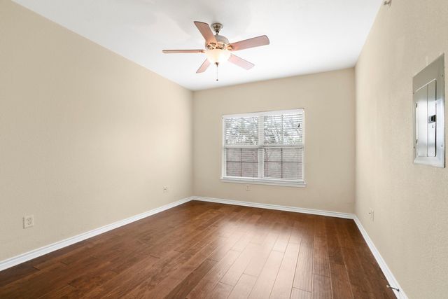 6810 Deatonhill DR 4102, Austin, TX 78745