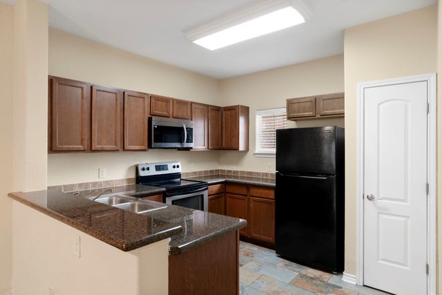 6810 Deatonhill DR 4102, Austin, TX 78745