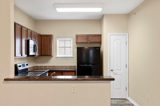 6810 Deatonhill DR 4102, Austin, TX 78745