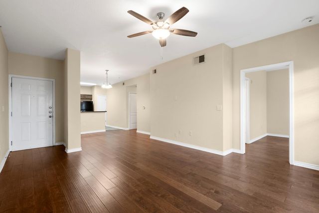 6810 Deatonhill DR 4102, Austin, TX 78745