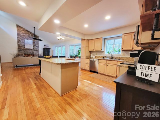 305 E Sondley Drive, Asheville, NC 28805