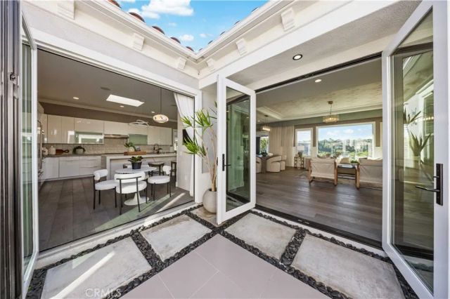 58 Victoria, Newport Beach, CA 92660