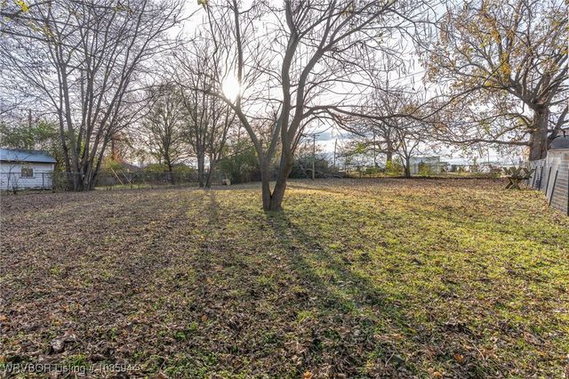 1911 S 12th Street, Fort Smith, AR 72901