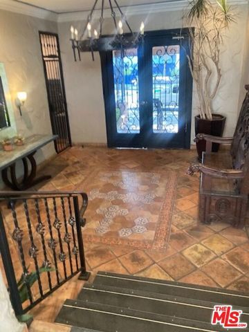 1203 N Sweetzer Avenue 104, West Hollywood, CA 90069