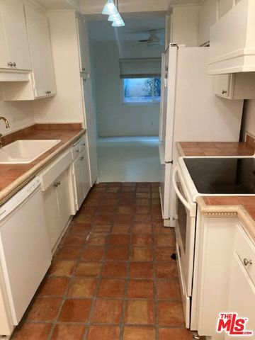 1203 N Sweetzer Avenue 104, West Hollywood, CA 90069