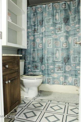 2204 Beachview Drive, Ocean Springs, MS 39564